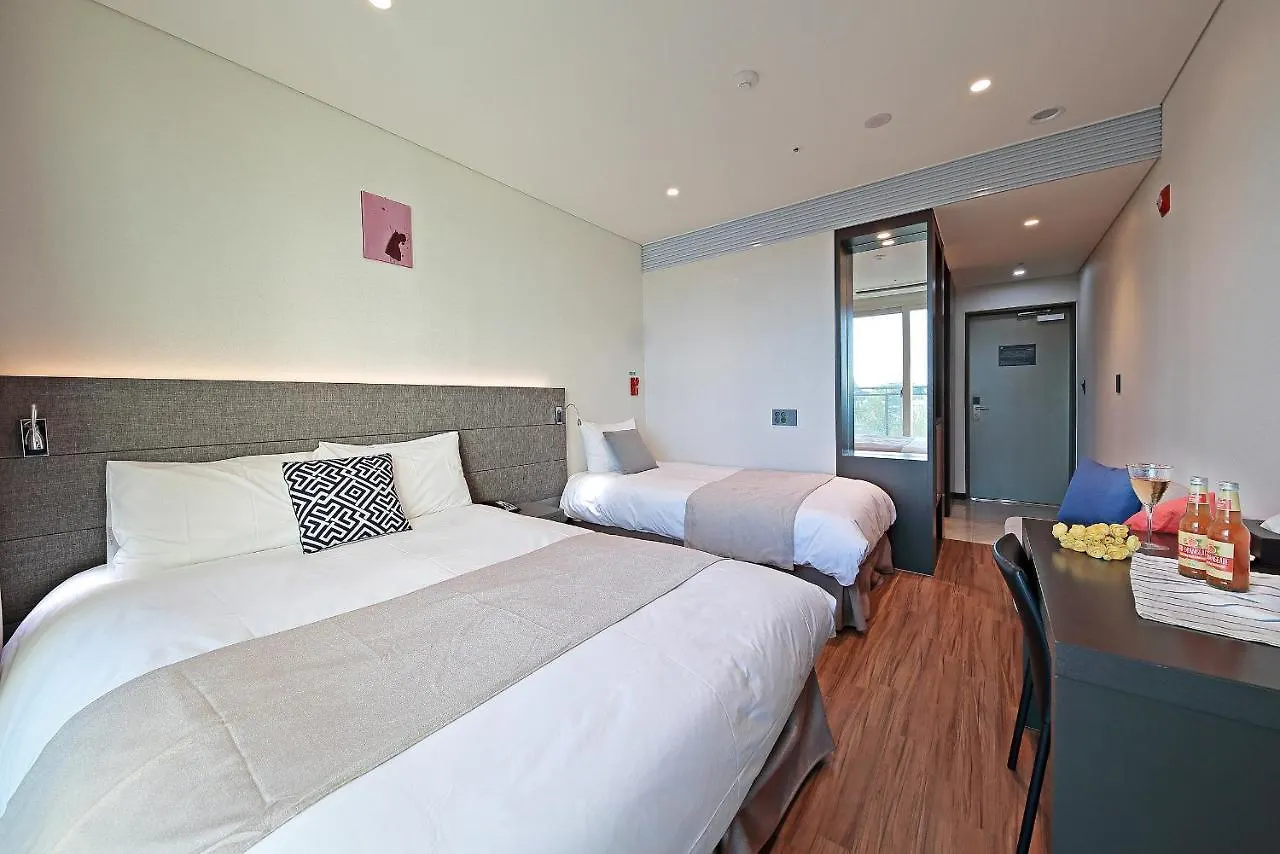 Airsky Hotel Incheon 4*,