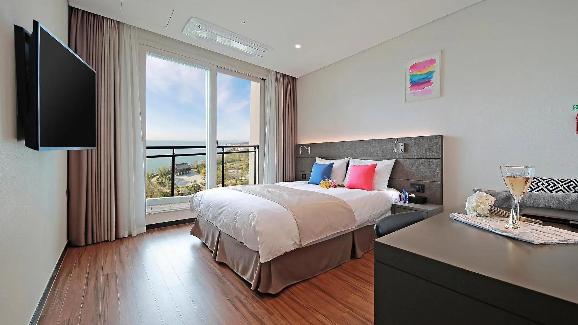 Airsky Hotel Incheon 4*,