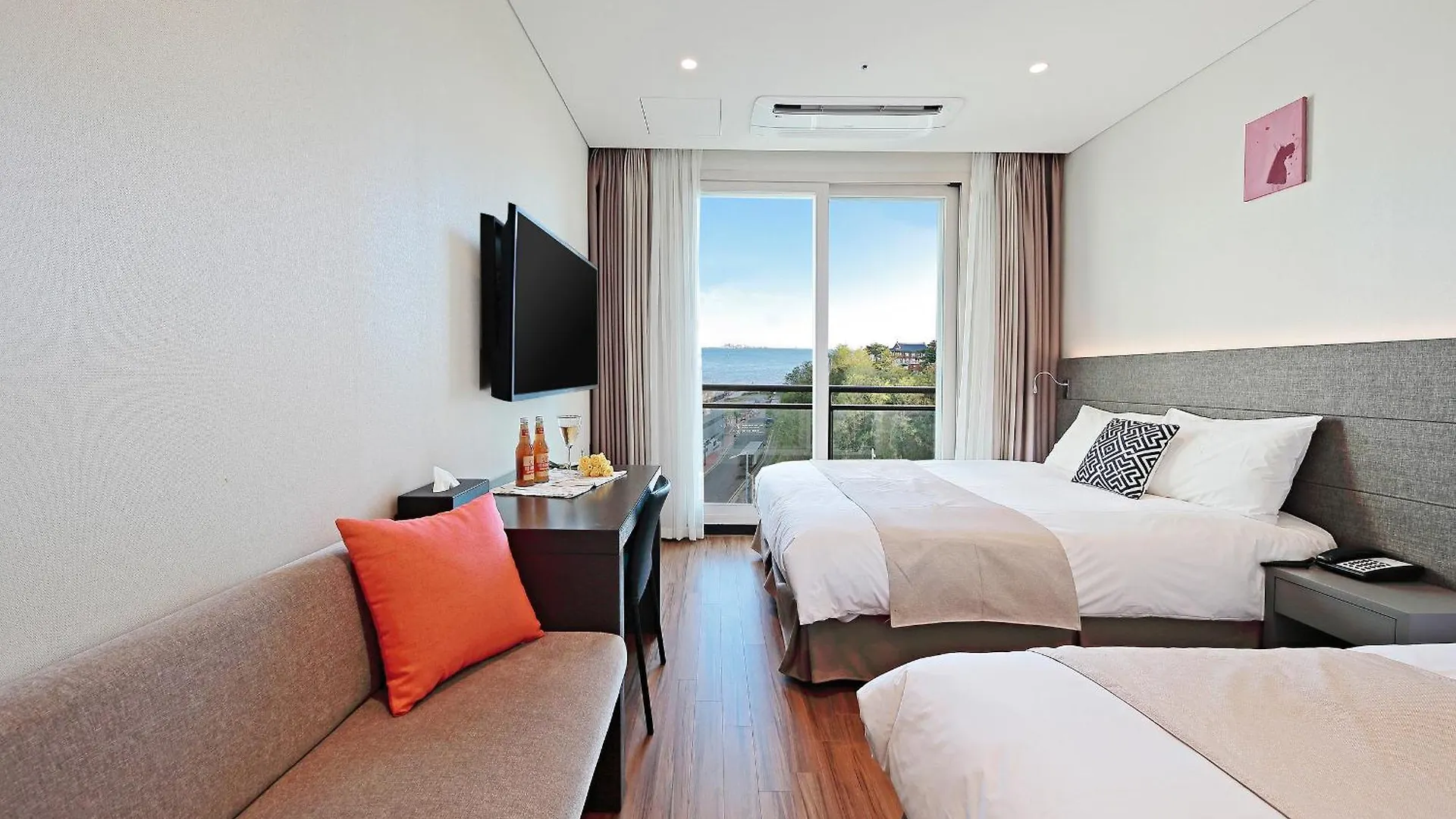 Airsky Hotel Incheon 4*,